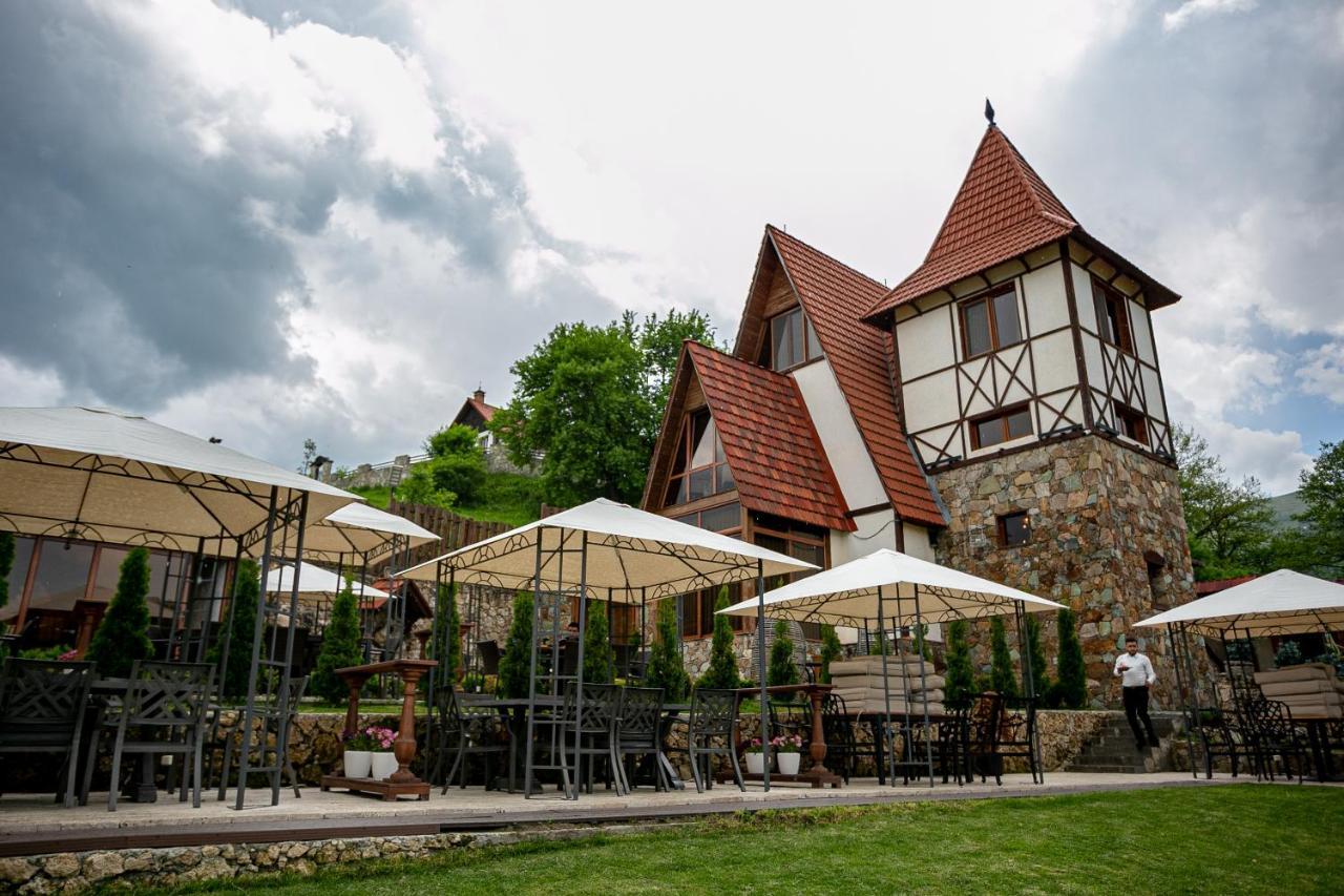 Alpine Castle Hotel Dilijan Bagian luar foto